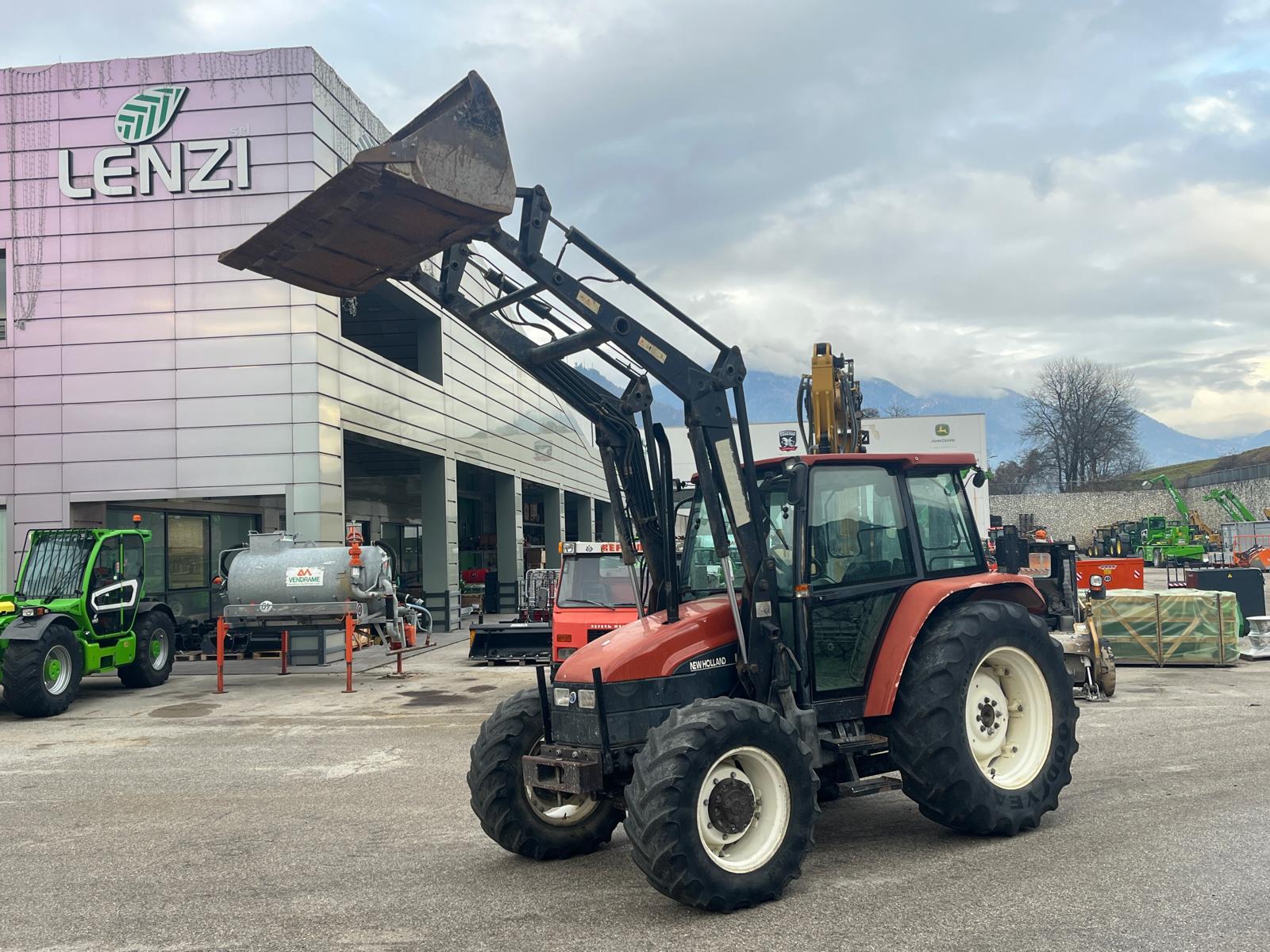 NEW HOLLAND L85 (10)