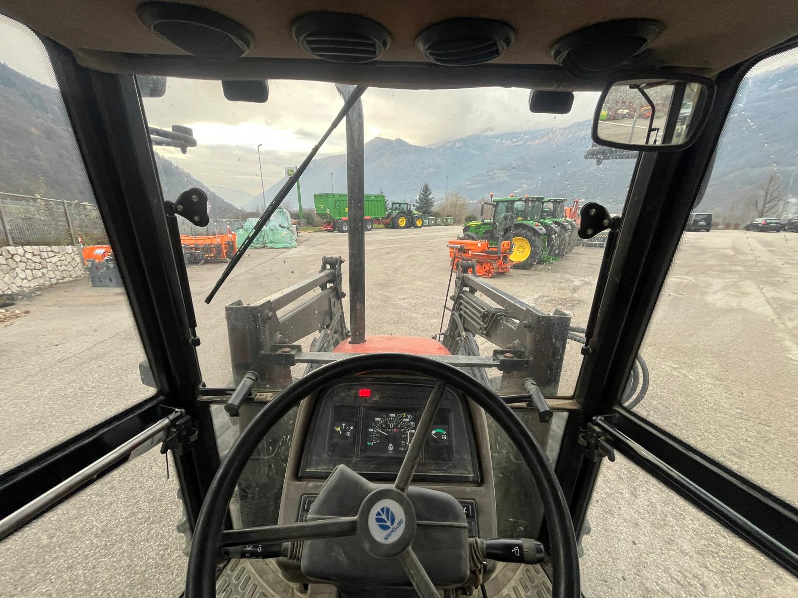 NEW HOLLAND L85 (7)