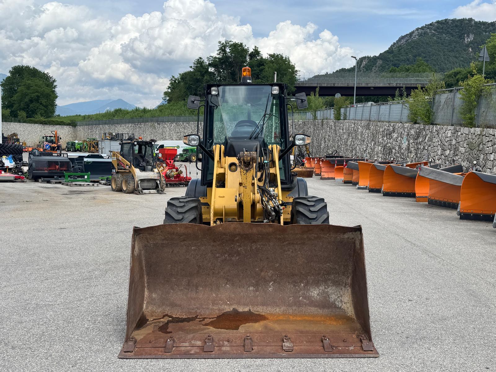 CAT 908 H (2)