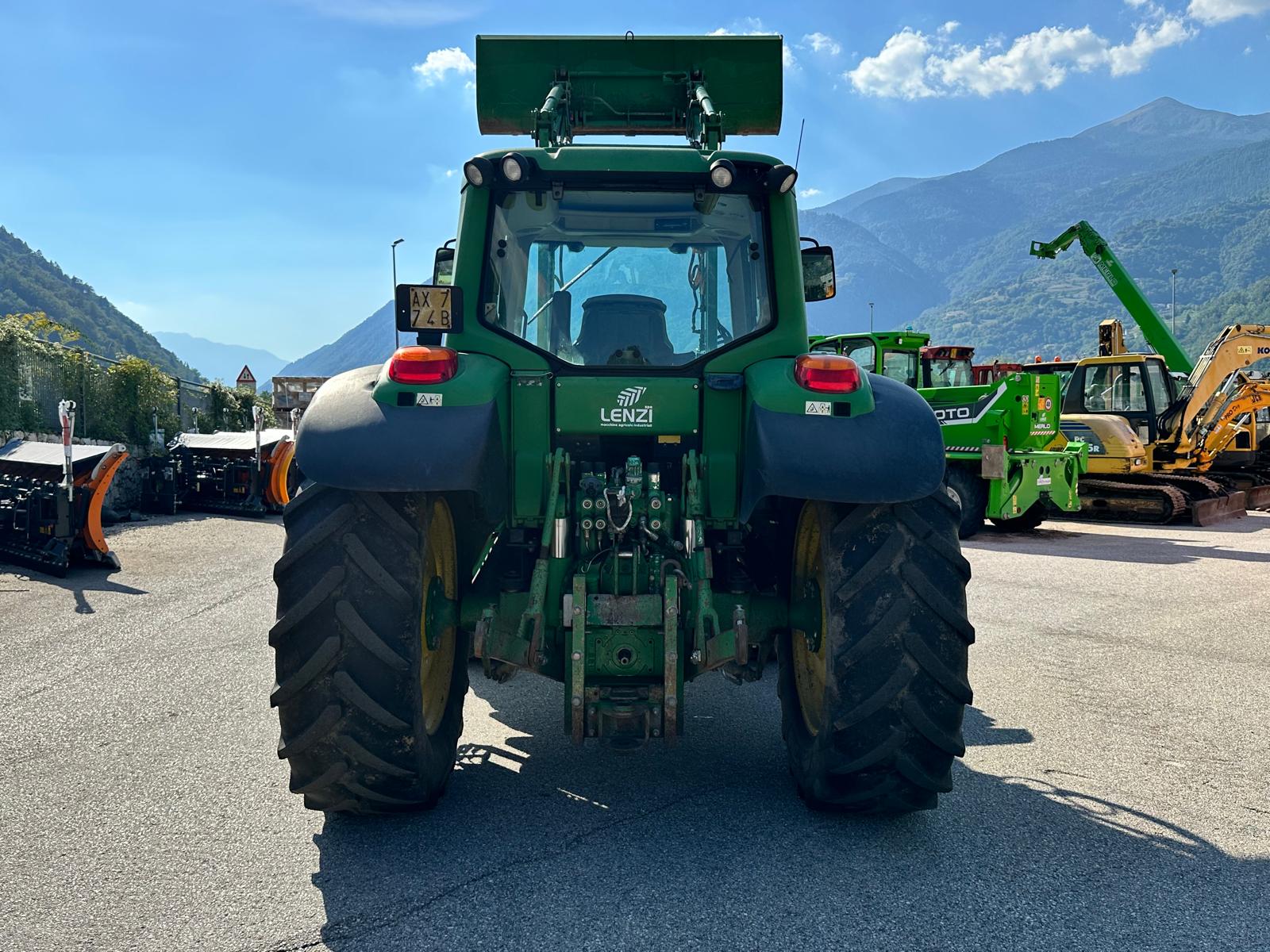 JOHN DEERE 6520 WHIT PALA (8)