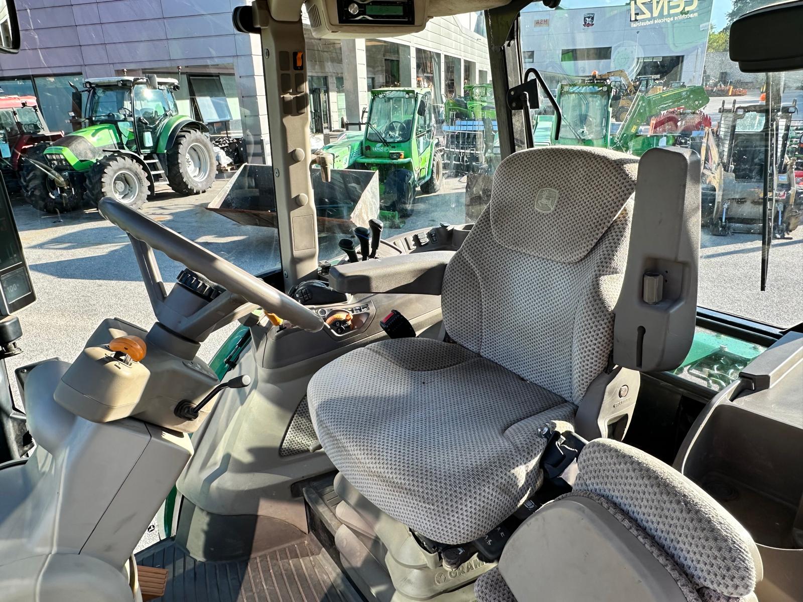 JOHN DEERE 5100R (2)