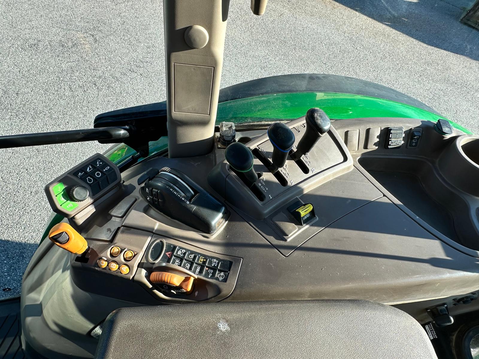 JOHN DEERE 5100R (3)